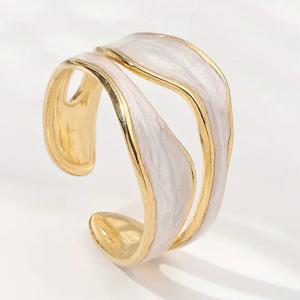 🌺 🌺 🌺 Ring - Exquisite White Enamel Adjustable Ring